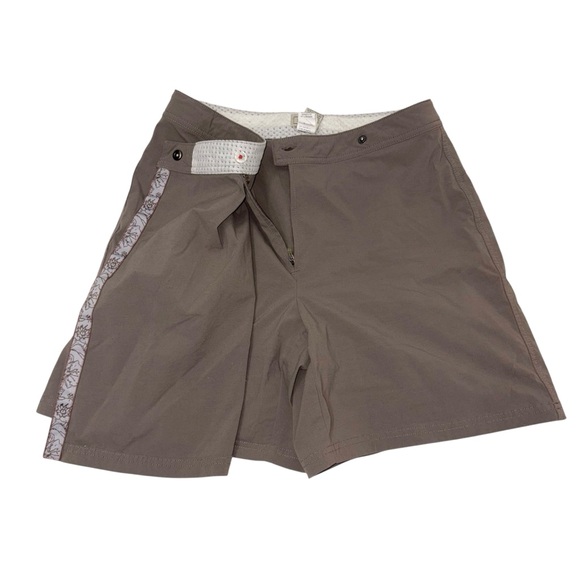 L.L. Bean Gray cream Skort with Zip Pocket size 10 - Picture 2 of 8